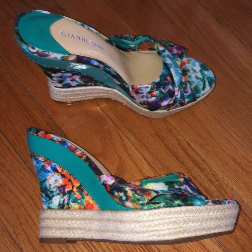 Brand New Gianni Bini Wedges